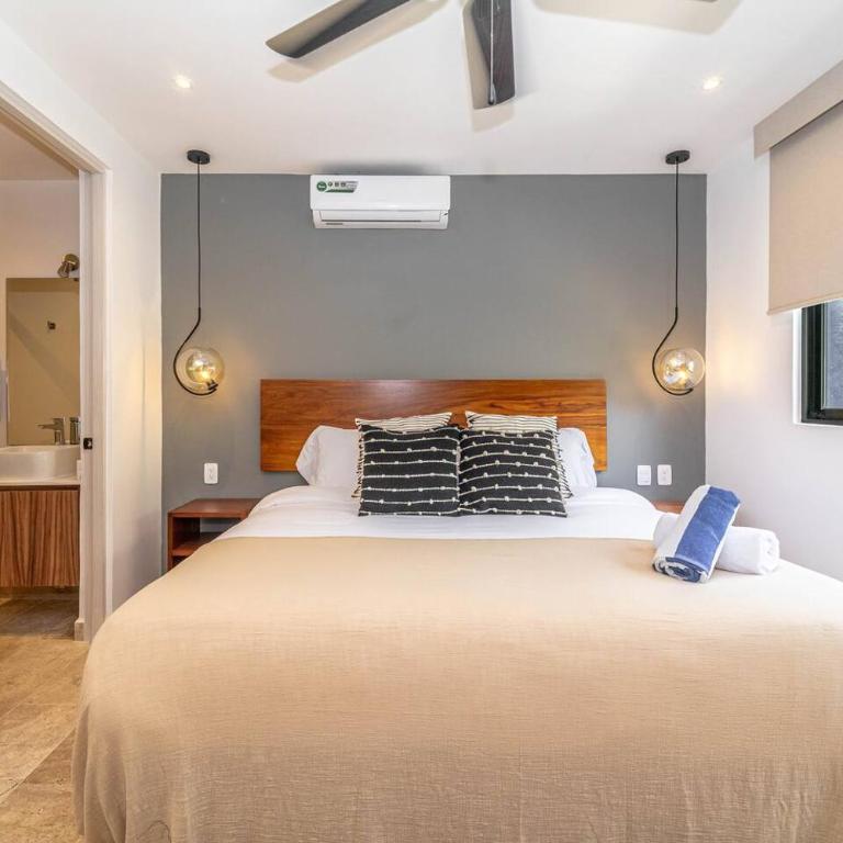 2 BD Suite with Private Balcony, Pool View, Gym - Apartment - 23