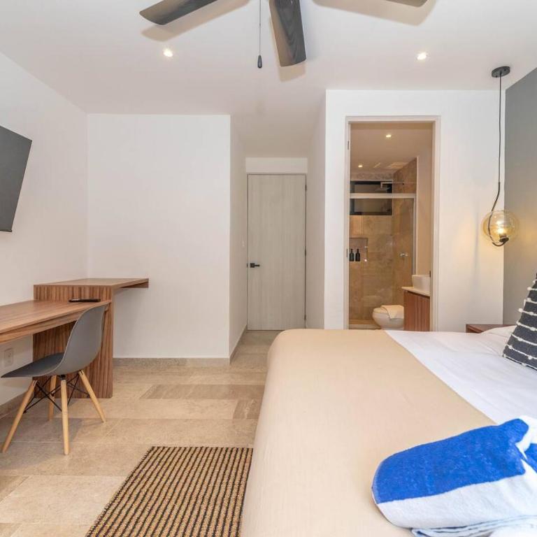 2 BD Suite with Private Balcony, Pool View, Gym - Apartment - 25