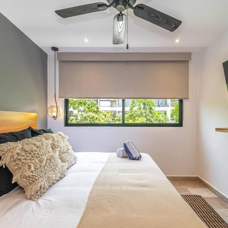 2 BD Suite with Private Balcony, Pool View, Gym - Apartment - 34