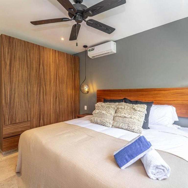 2 BD Suite with Private Balcony, Pool View, Gym - Apartment - 35