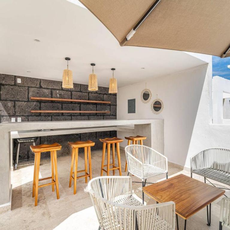 2 BD Suite with Private Balcony, Rooftop Pool, Gym - Apartment - 30