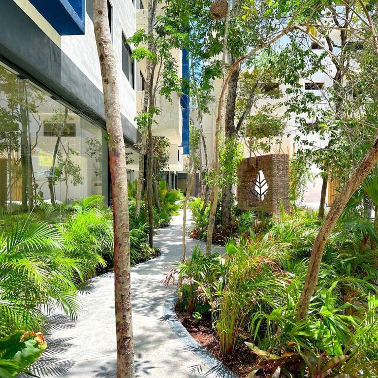2 BD Suite with Private Balcony, Rooftop Pool, Gym - Apartment - 39