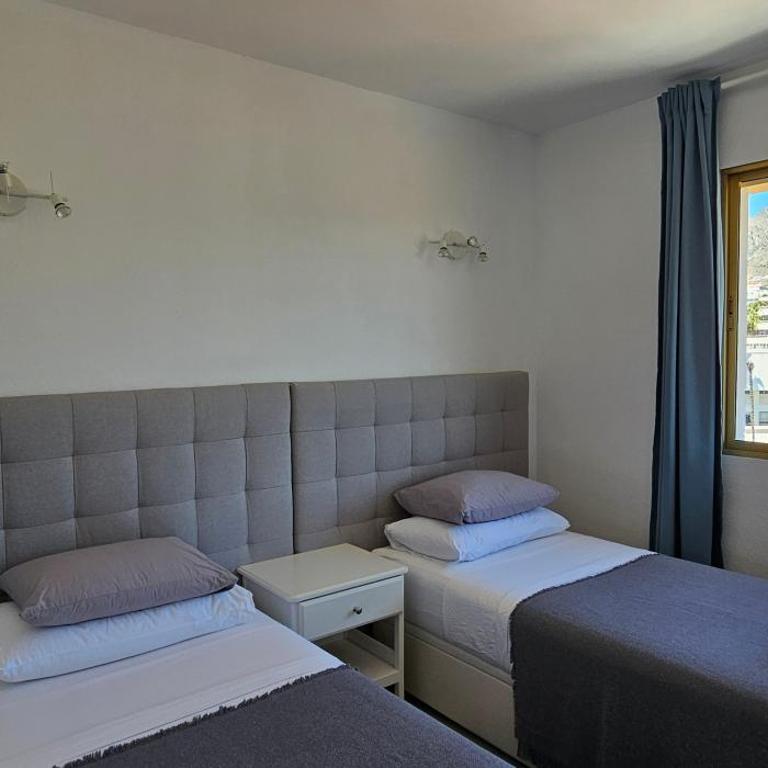 Beach Santa Ana, pool, 2 free parking, WiFi, 3 bedrooms, for 6-7 people, large terrace with Sea view - Three-Bedroom Apartment - 21