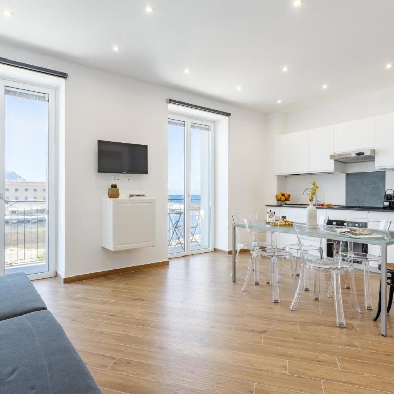 Old Port Luxury Apartments - Appartamento con 1 Camera da Letto e Vista Mare - 2