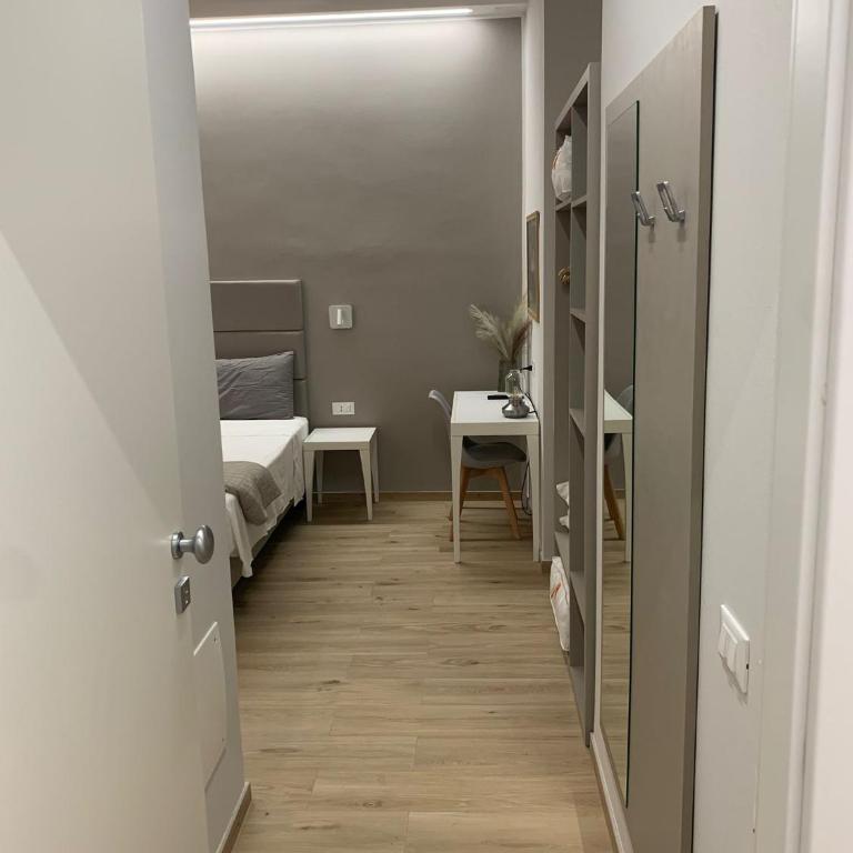 Fla Rooms - Camera Matrimoniale/Doppia con Letti Singoli con Bagno Privato - 5