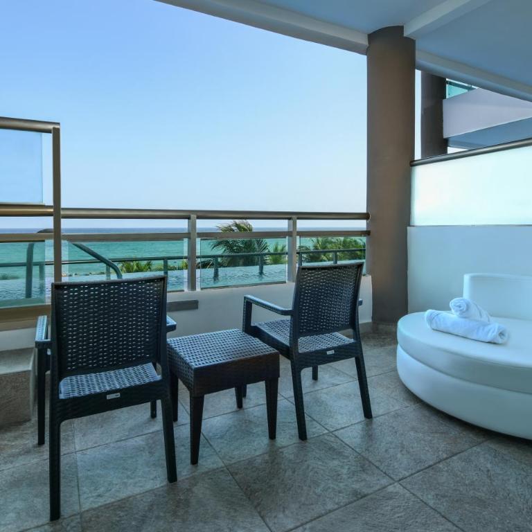 Generations Riviera Maya Oceanfront Family Resort, All & More Inclusive - Ocean Front One Bedroom Swim Up Suite - 4