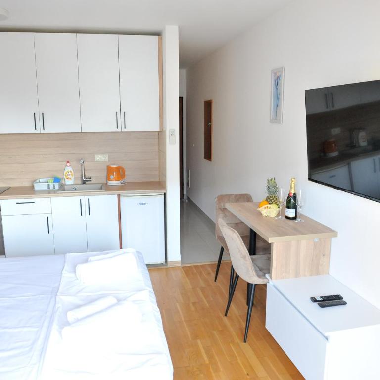 TORO Orca apartments - King Studio - 9