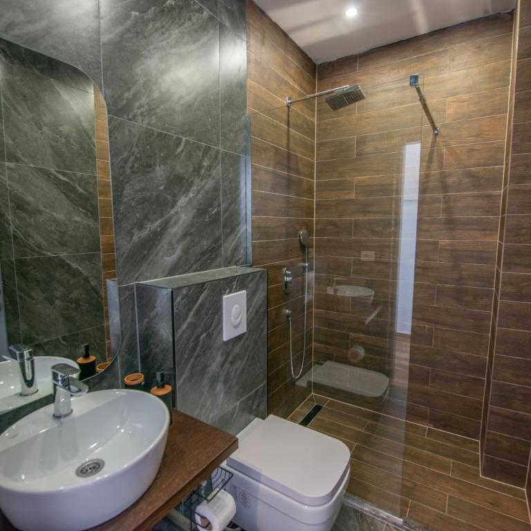 Cataleya Hotel - Dvokrevetna Soba sa Bračnim Krevetom - 13