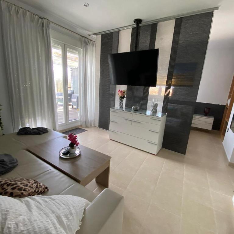 ÁTICO RILQUE, Apartamentos Independientes con Jacuzzi Privado y Terraza en Ronda - Apartamento Deluxe - 35