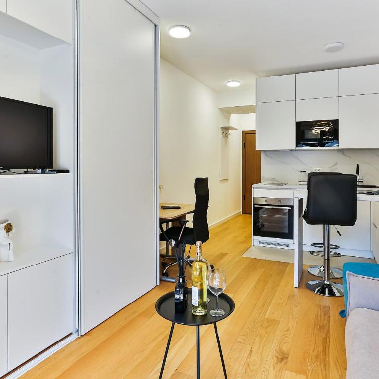 Apartments Centar Montesun - Studio sa Balkonom - 7