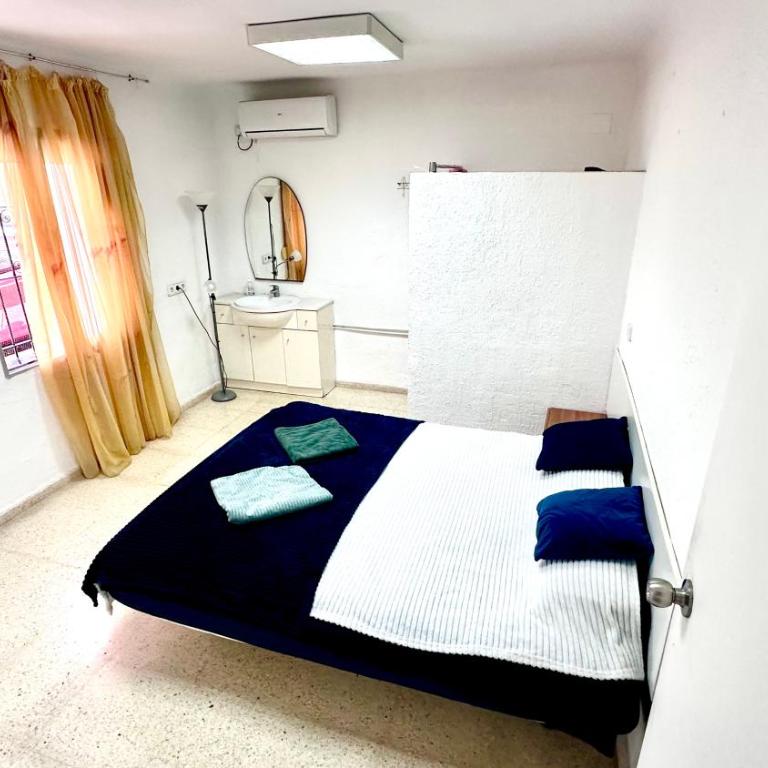Las habitaciones en Alicante - Deluxe Double Room with Shower - 4