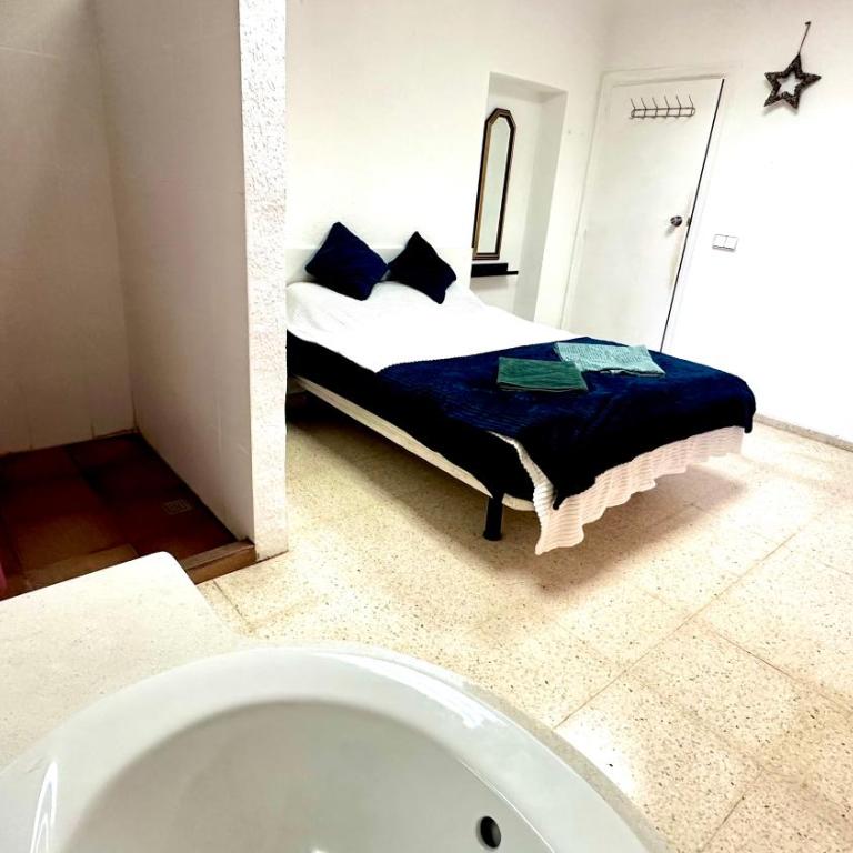 Las habitaciones en Alicante - Deluxe Double Room with Shower - 9