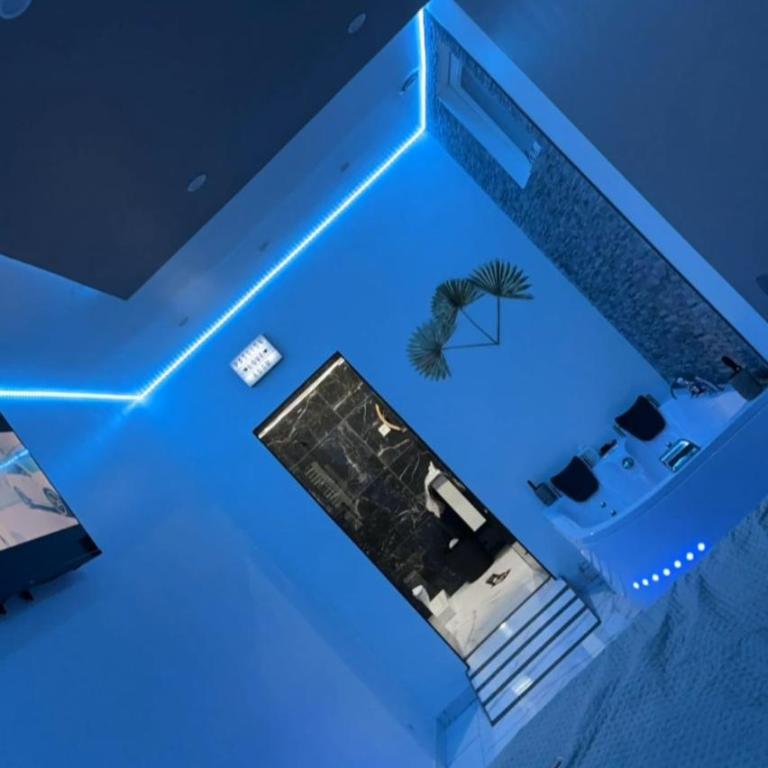 Suite GOLD L Amaryllis I Jacuzzi & Sauna privé I Centre Béziers Arrivée autonome - Appartement 1 Chambre - 12