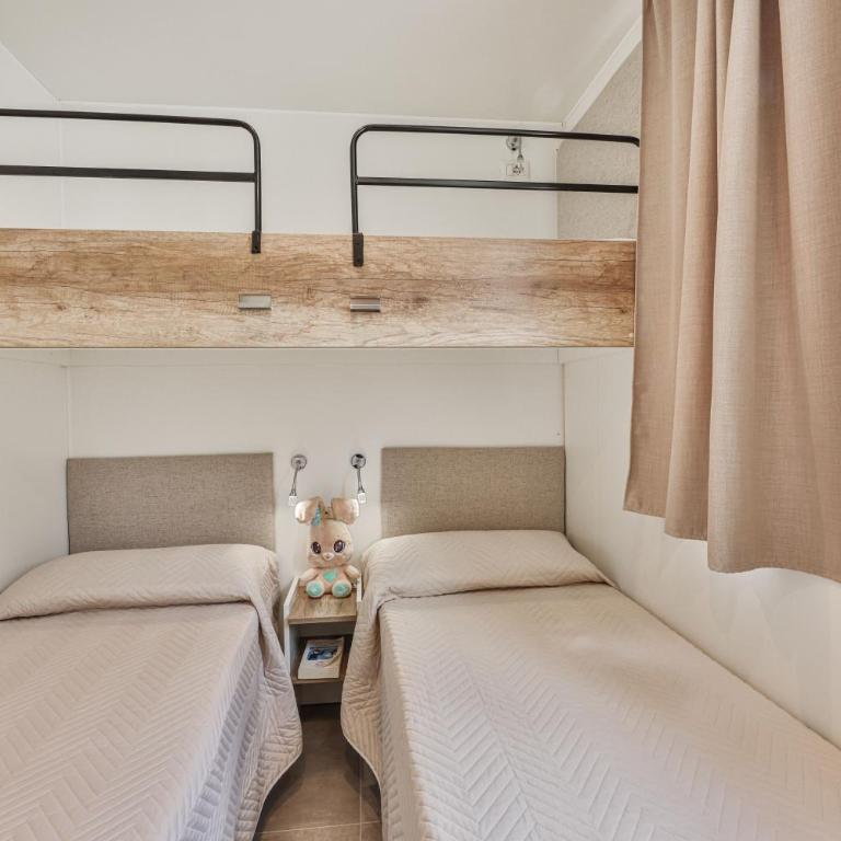 Camping Village Le Calanchiole - Bungalow Superior - 8
