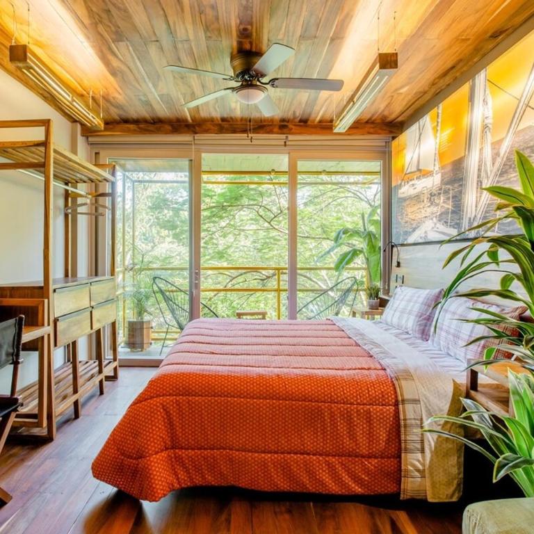 Location! Steps to Beach Balcony 38St Art Expo - Deluxe King Studio - 2