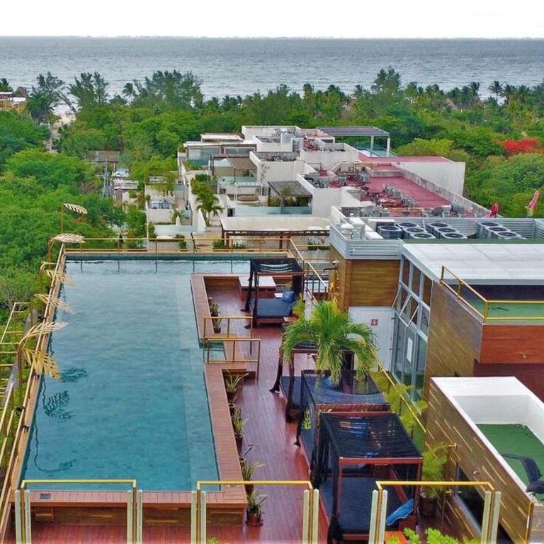 Location! Steps to Beach Balcony 38St Art Expo - Deluxe King Studio - 27