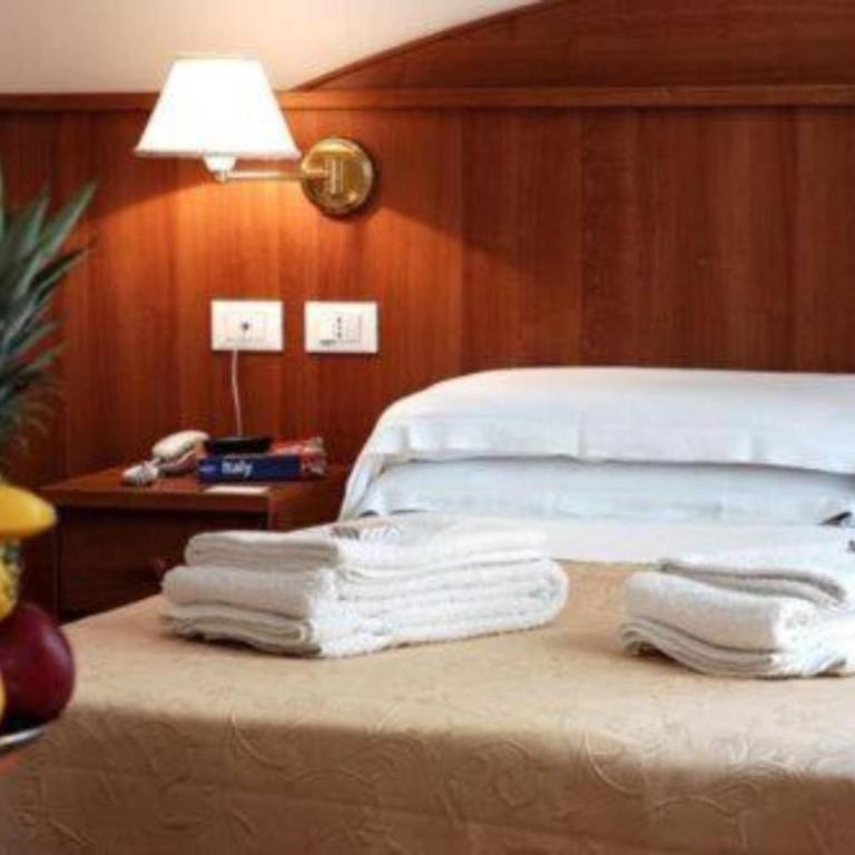 NAHID ACCOMMODATION - Camera Matrimoniale Deluxe - 2