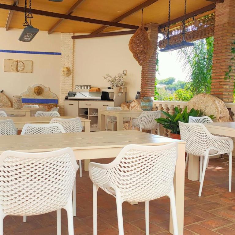 Finca La Vida Loca- For adult guests - Three-Bedroom Apartment - 3