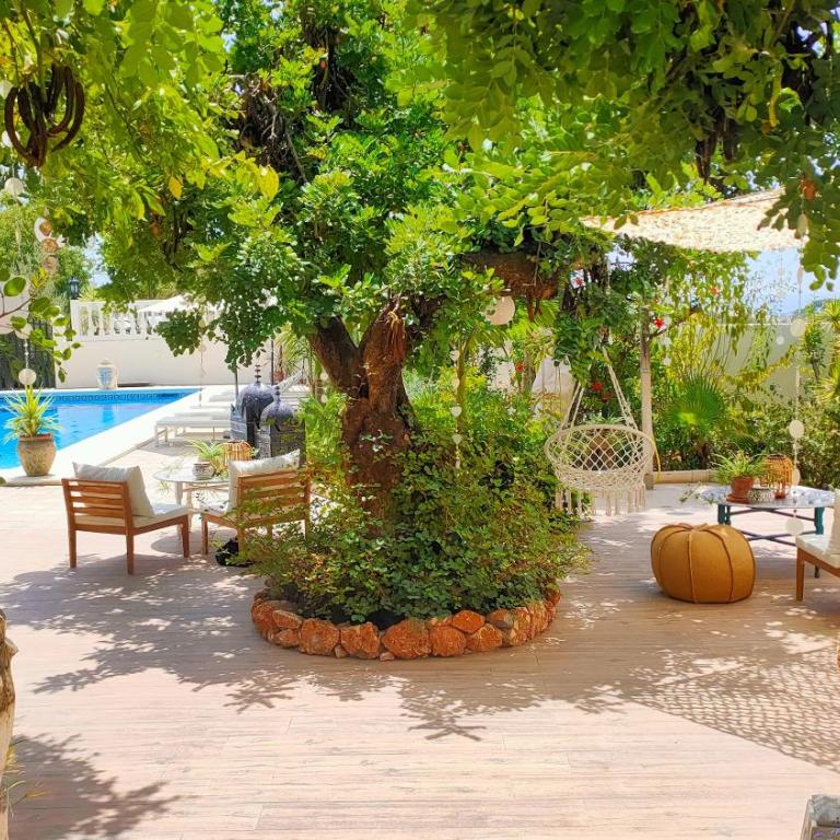 Finca La Vida Loca- For adult guests - Three-Bedroom Apartment - 5