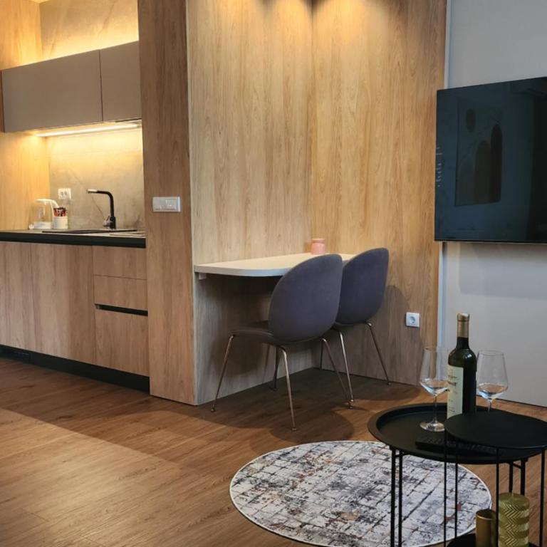 Apartmani Dobrinja - Free parking - Apartman sa 1 Spavaćom Sobom i Spa Kadom - 13