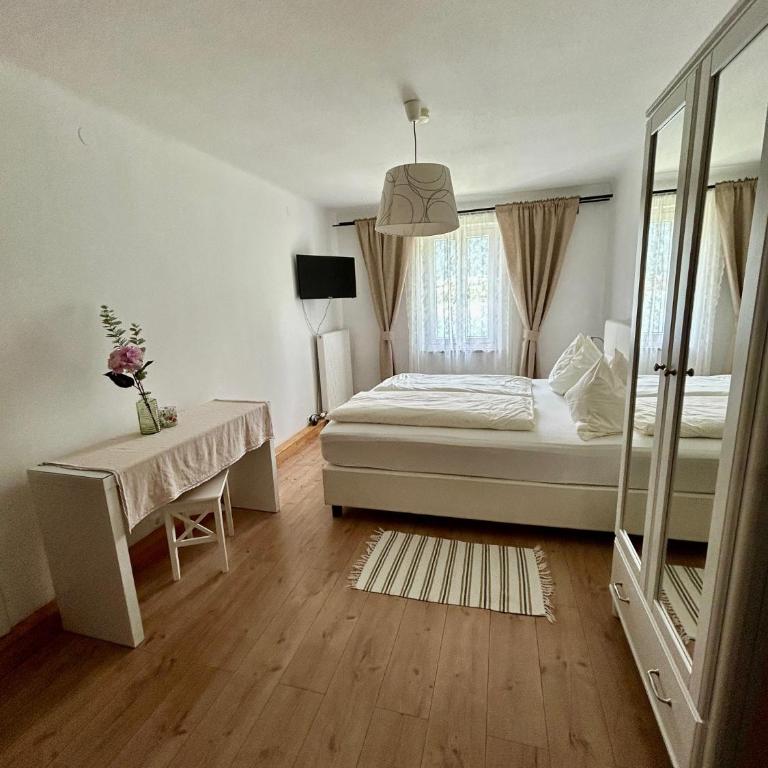Strandhotel Prinz - Doppelzimmer mit Seeblick - 9