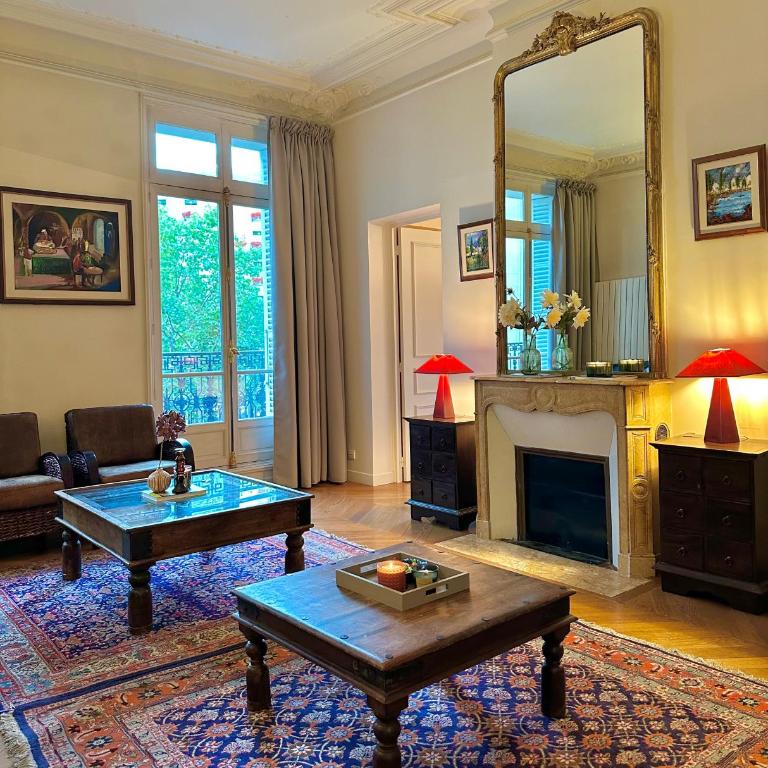 Champs Elysée Prestige Apartment - Two-Bedroom Apartment - 1