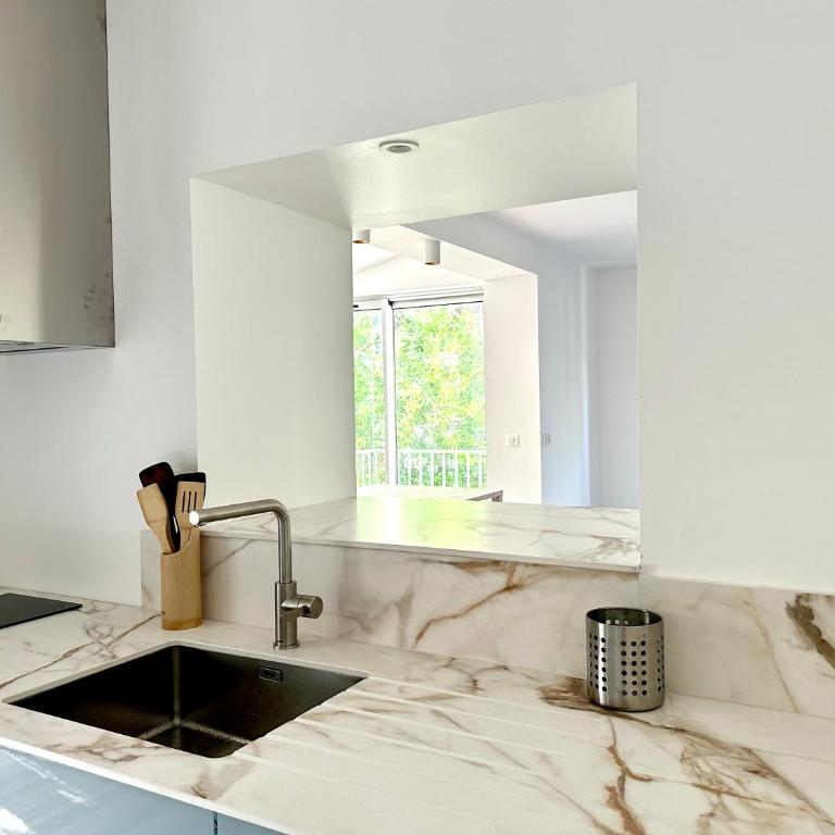 Appartement avec jardin privé à 2min de la plage - Two-Bedroom Apartment - 9
