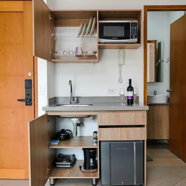 Manila Apartaestudios - Apartamento con vistas y balcón - 1