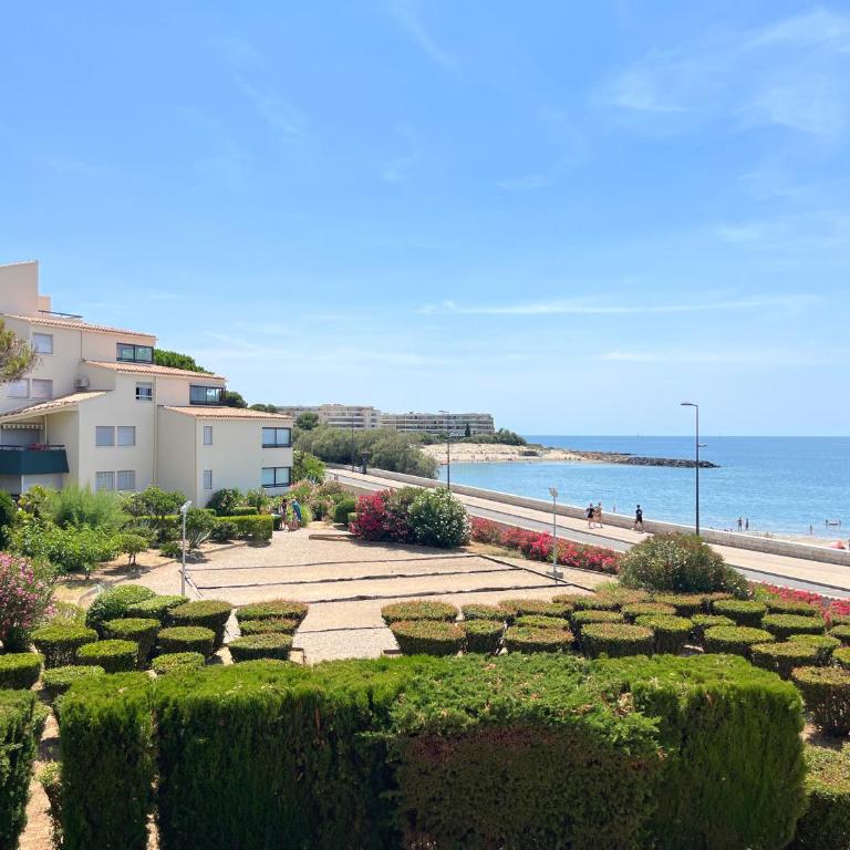 Studio refait en 2024 avec terrasse, climatisation et parking, à 50m de la plage - FR-1-338-588 - Apartment - 2