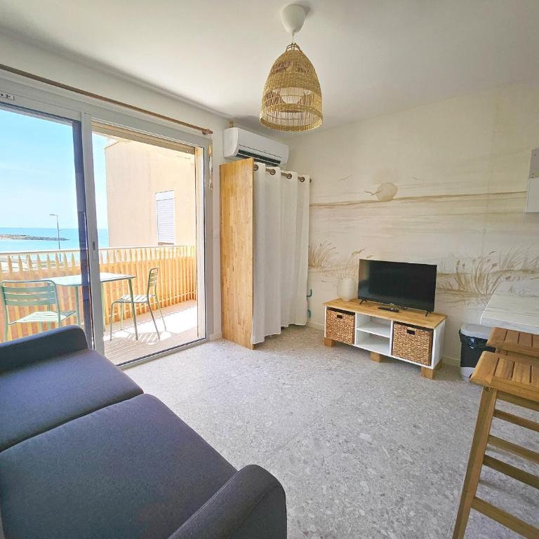 Studio refait en 2024 avec terrasse, climatisation et parking, à 50m de la plage - FR-1-338-588 - Apartment - 10