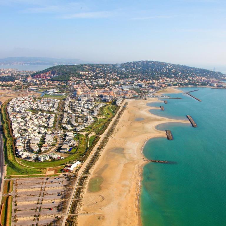 Studio refait en 2024 avec terrasse, climatisation et parking, à 50m de la plage - FR-1-338-588 - Apartment - 18
