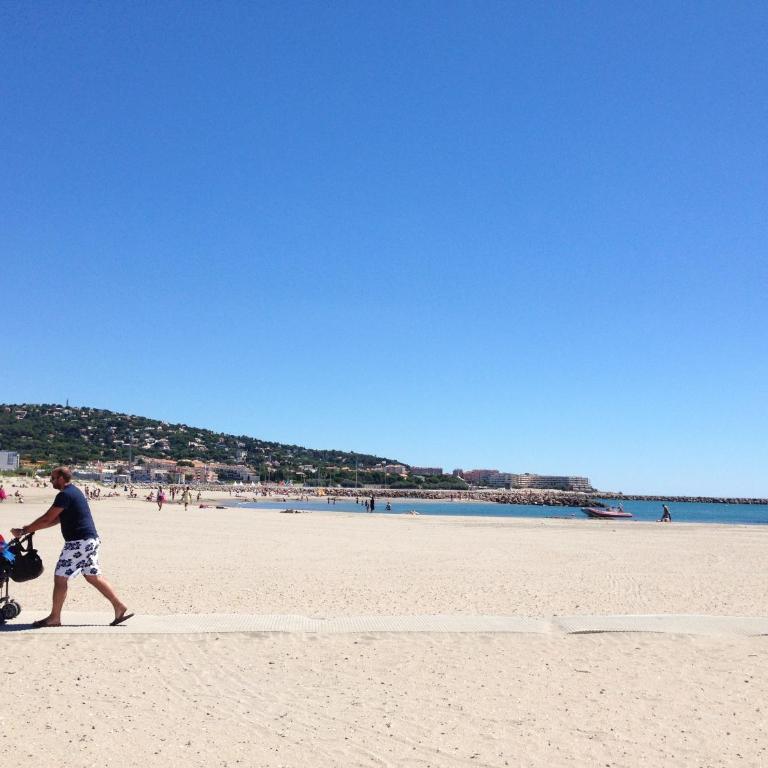 Studio refait en 2024 avec terrasse, climatisation et parking, à 50m de la plage - FR-1-338-588 - Apartment - 19