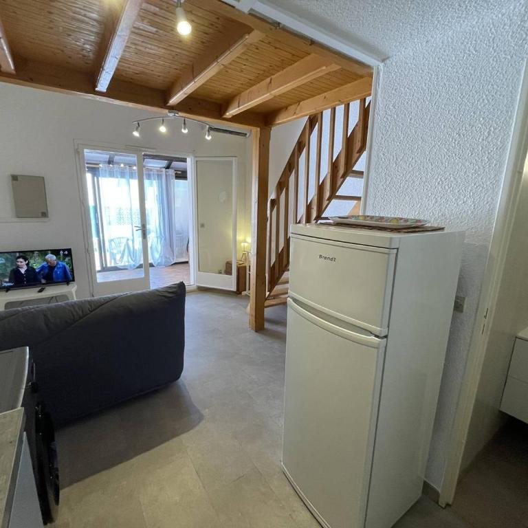 Pavillon climatisé avec mezzanine, 4 couchages, proche plage et commerces, parking privé, St-Cyprien - FR-1-106-105 - Villa - 4