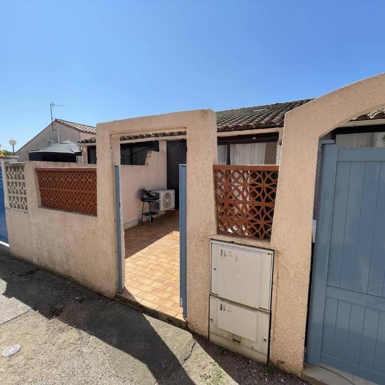 Pavillon climatisé avec mezzanine, 4 couchages, proche plage et commerces, parking privé, St-Cyprien - FR-1-106-105 - Villa - 24
