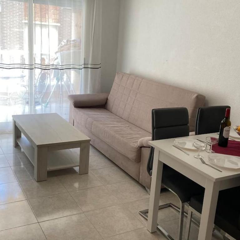 Apartments by the sea with a terrace - Two-Bedroom Apartment - 3