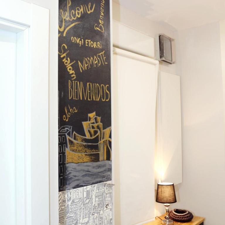 MAGNIFICO PISO FRENTE AL CASCO VIEJO DE BILBAO - Three-Bedroom Apartment - 20