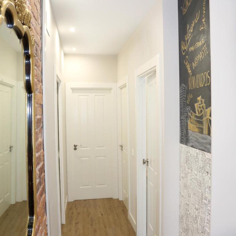 MAGNIFICO PISO FRENTE AL CASCO VIEJO DE BILBAO - Three-Bedroom Apartment - 15