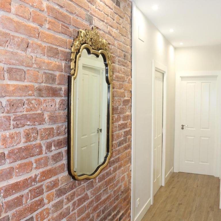 MAGNIFICO PISO FRENTE AL CASCO VIEJO DE BILBAO - Three-Bedroom Apartment - 17