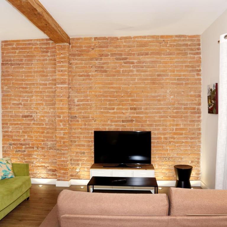 MAGNIFICO PISO FRENTE AL CASCO VIEJO DE BILBAO - Three-Bedroom Apartment - 6