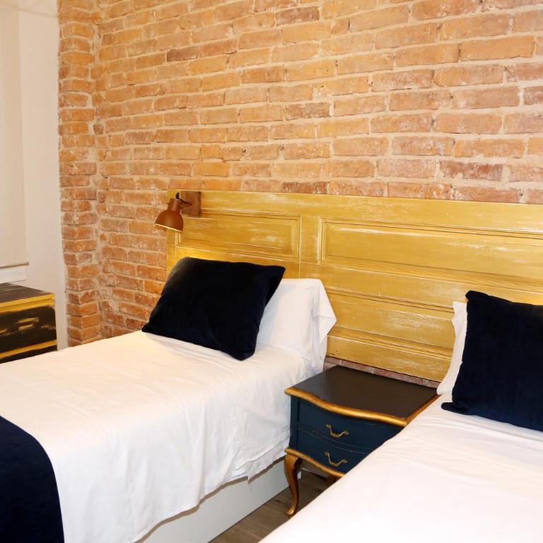 MAGNIFICO PISO FRENTE AL CASCO VIEJO DE BILBAO - Three-Bedroom Apartment - 50