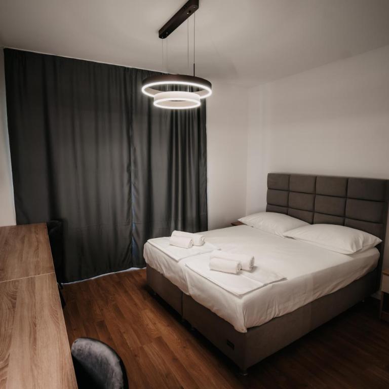 ToRo Hospitality - Studio Apartment with King Bed - 18