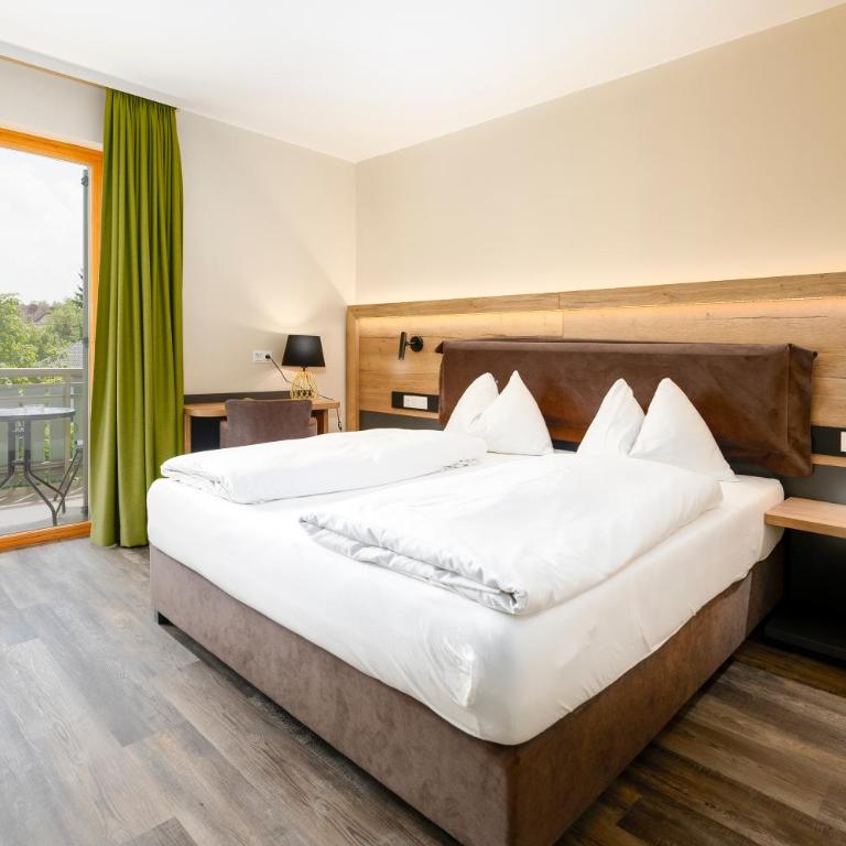 Finkensteiner Hof - Doppelzimmer mit Balkon - 18
