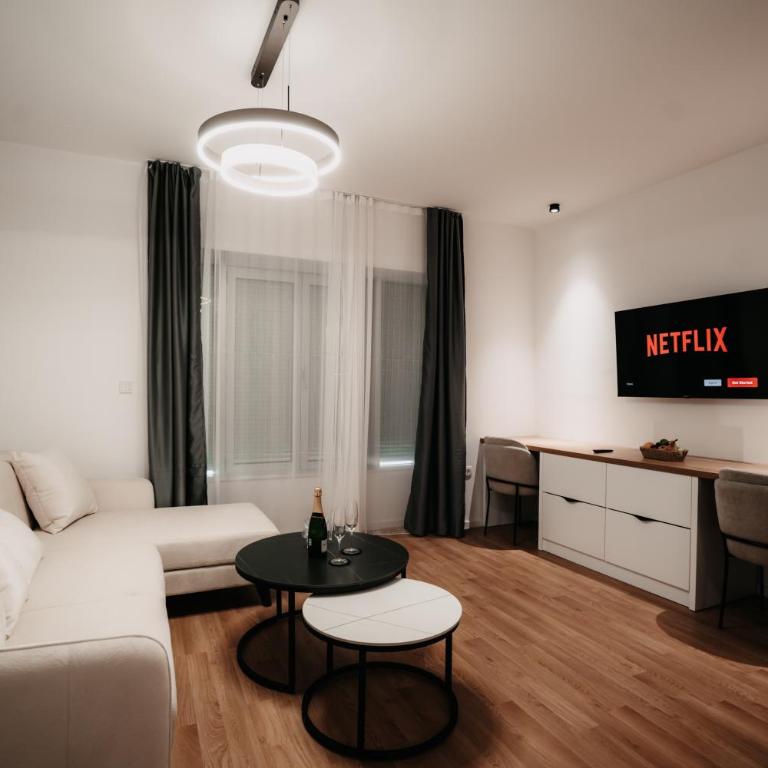 ToRo Hospitality - Deluxe Apartment - 11