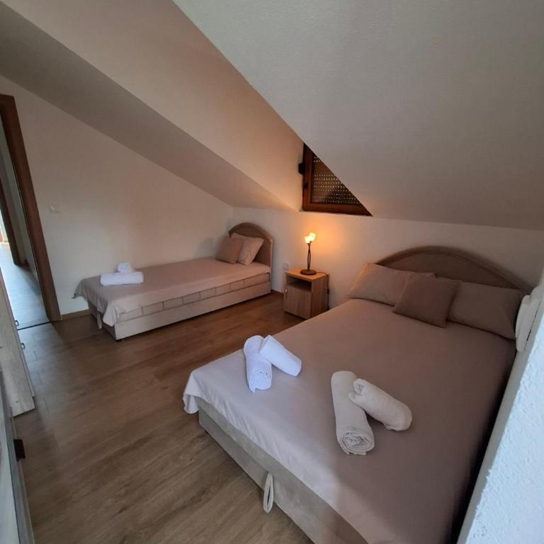 Chalet LENA & One Bedroom Apartment Lena - One-Bedroom Chalet - 1