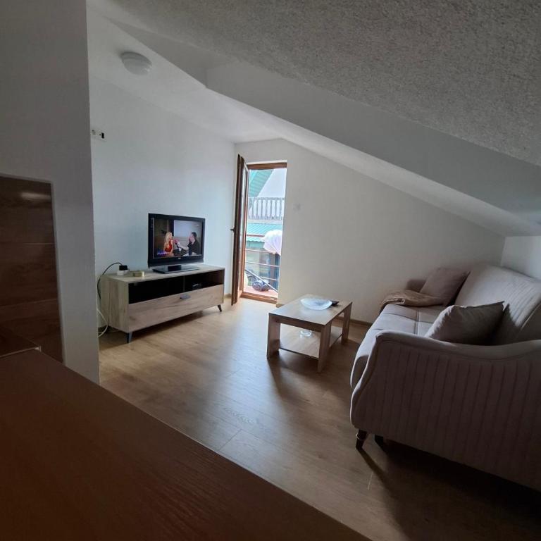 Chalet LENA & One Bedroom Apartment Lena - One-Bedroom Chalet - 9