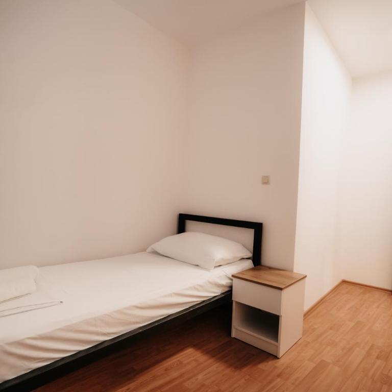 TORO Riverside apartments - Three-Bedroom Premium Apartment - 11