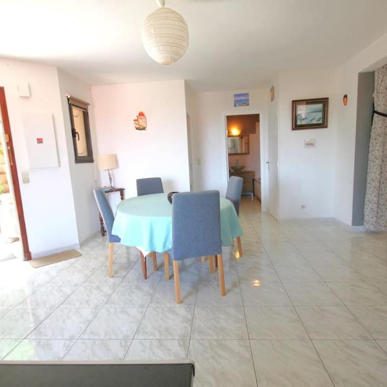CASITA Appartement Climatisé F4 avec Terrasse et Garage - Apartment mit 3 Schlafzimmern - 8