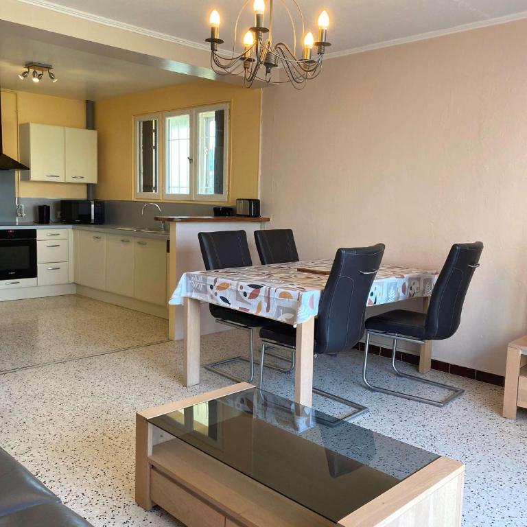 Charmant T3, Proche Thermes, Parking Privé, Wifi, 2 Chambres, 2* - FR-1-553-196 - Apartment - 5