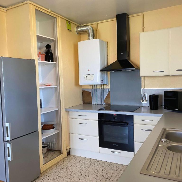 Charmant T3, Proche Thermes, Parking Privé, Wifi, 2 Chambres, 2* - FR-1-553-196 - Apartment - 8