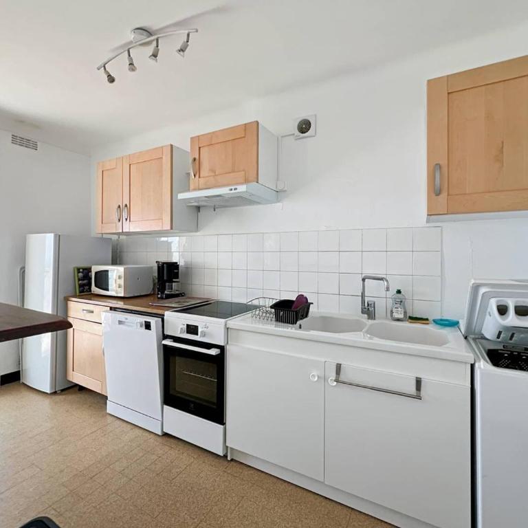 F3 à Palavas, en bord de mer, pour 4 personnes avec grande terrasse - FR-1-559-31 - Appartement - 5